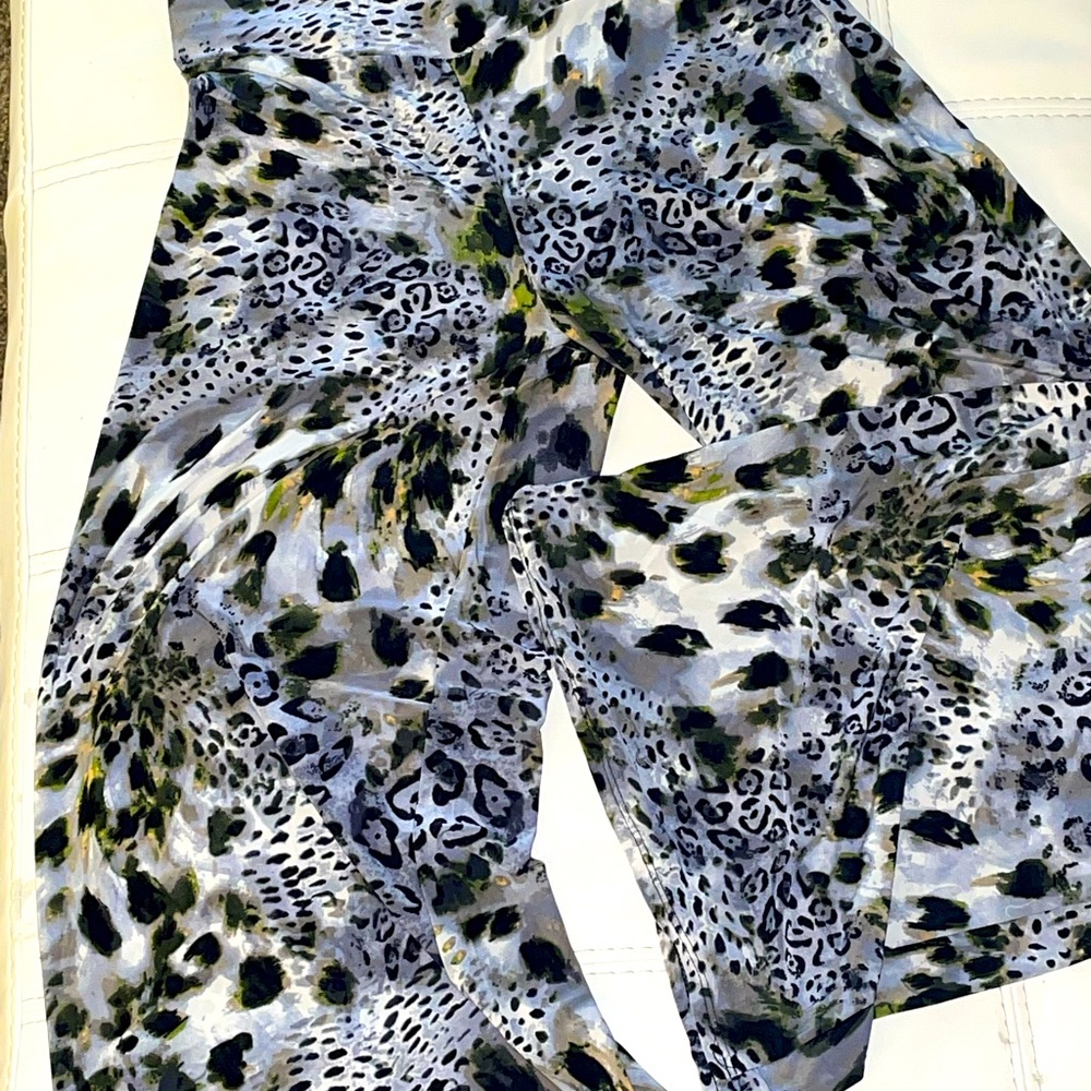 Animal Print Light weight Trousers 🐆💚